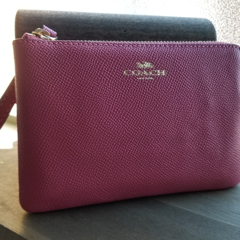 Coach NWT Corner Zip Wristlet In Rouge and Gold